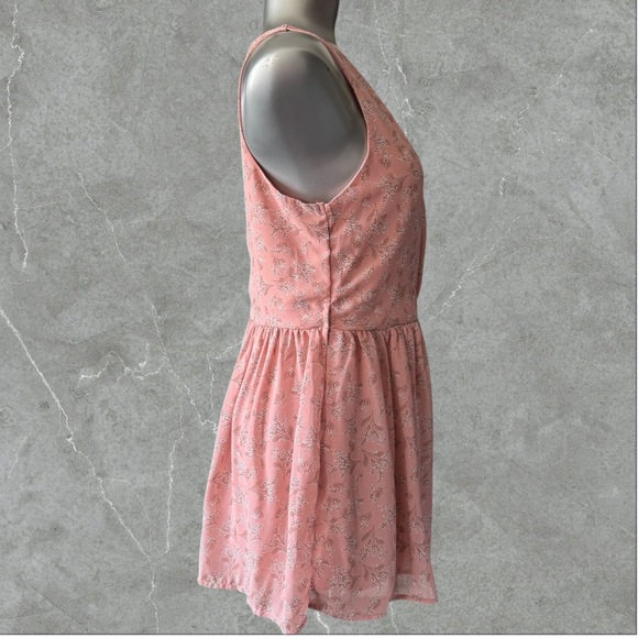 ✅She + Sky Rose Pink Floral Chiffon Wrap Romper - Picture 5 of 15